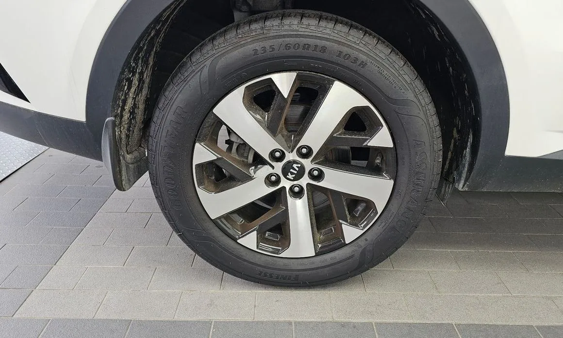 Kia Sorento — фото 5