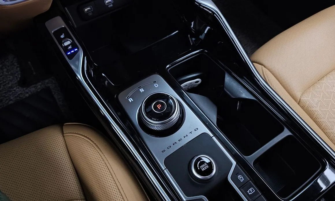 Kia Sorento — фото 7