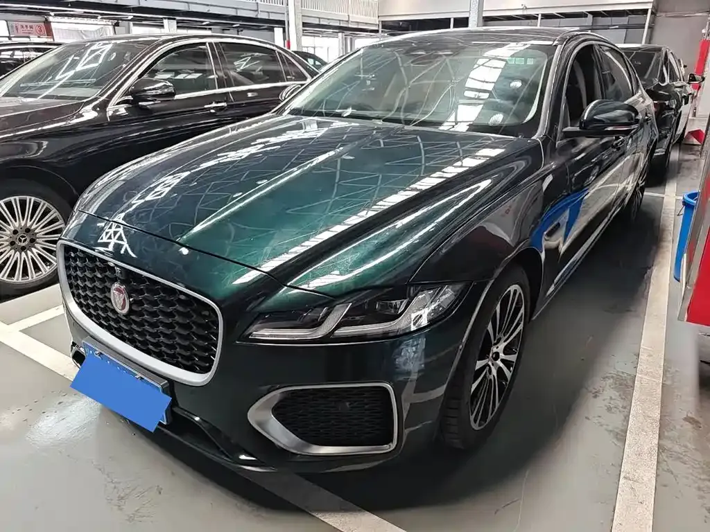 Jaguar XFL — фото 1