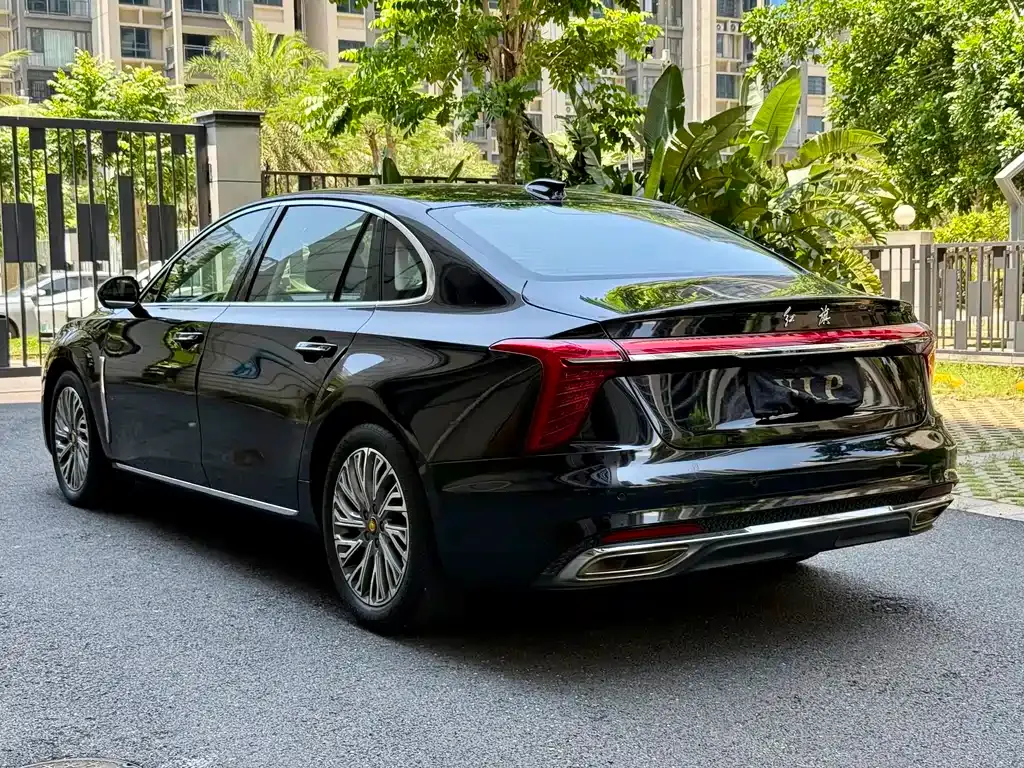 Hongqi H5 — фото 8