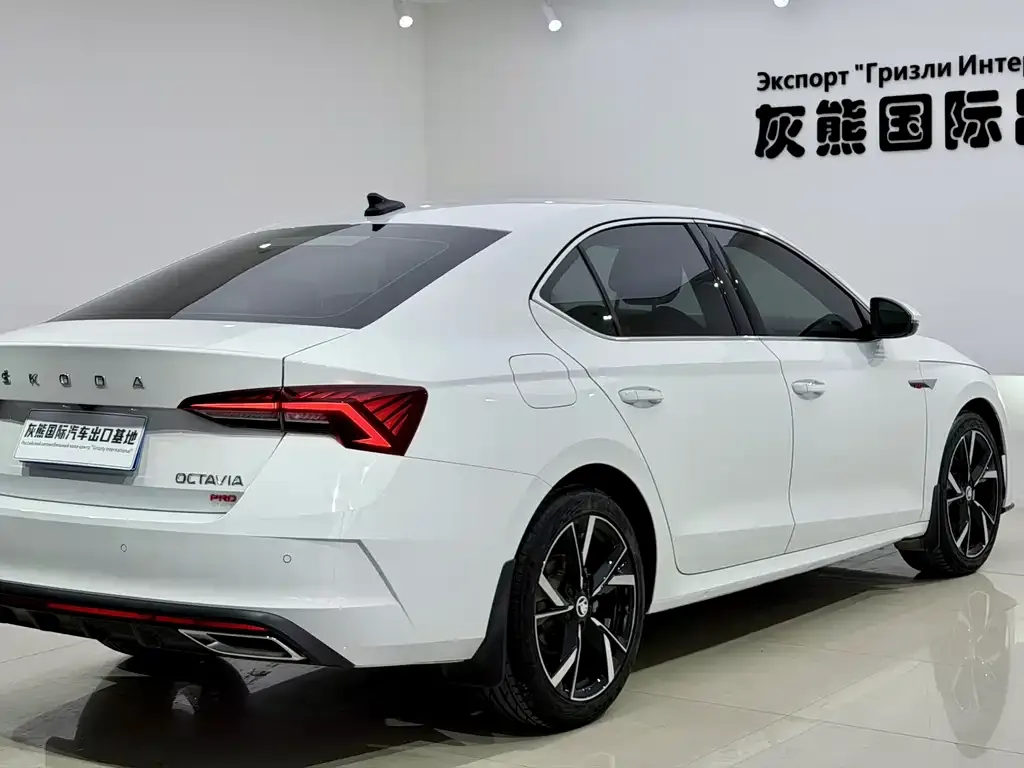 Skoda Octavia — фото 8