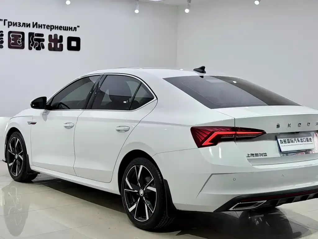 Skoda Octavia — фото 6