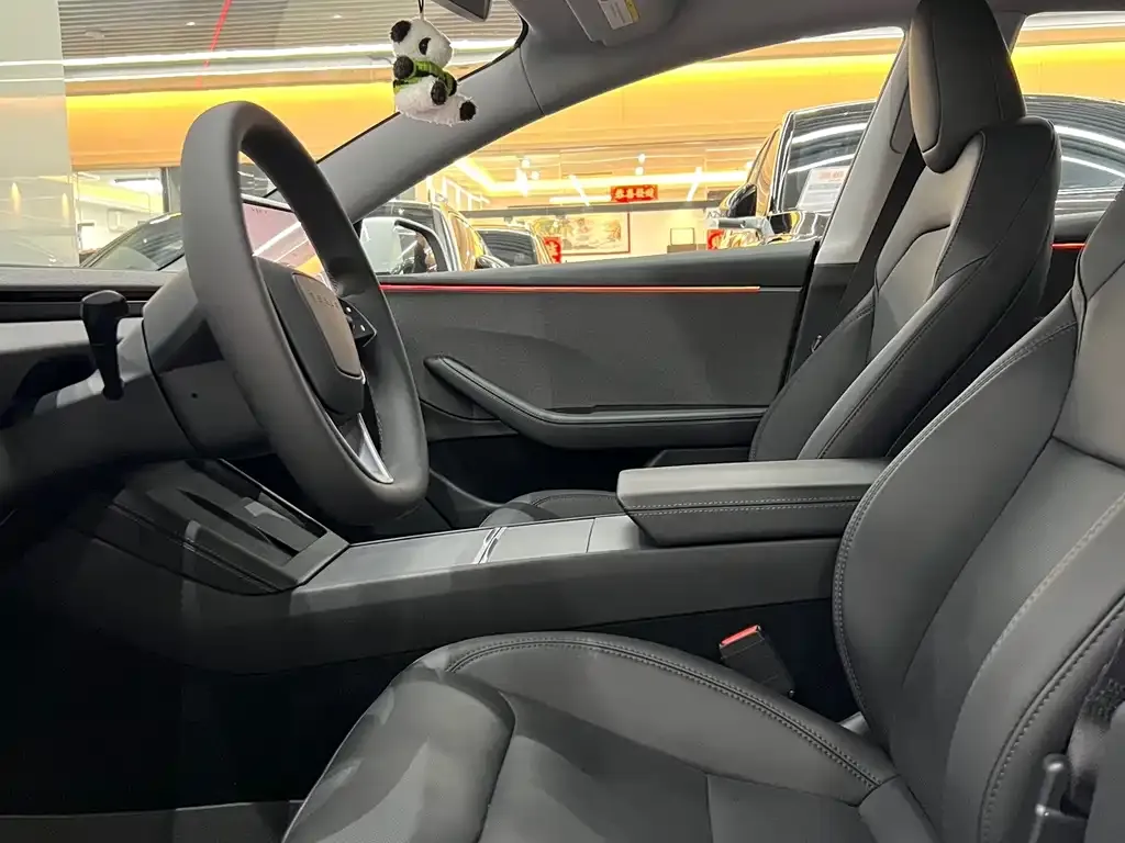 Tesla Model 3 — фото 2