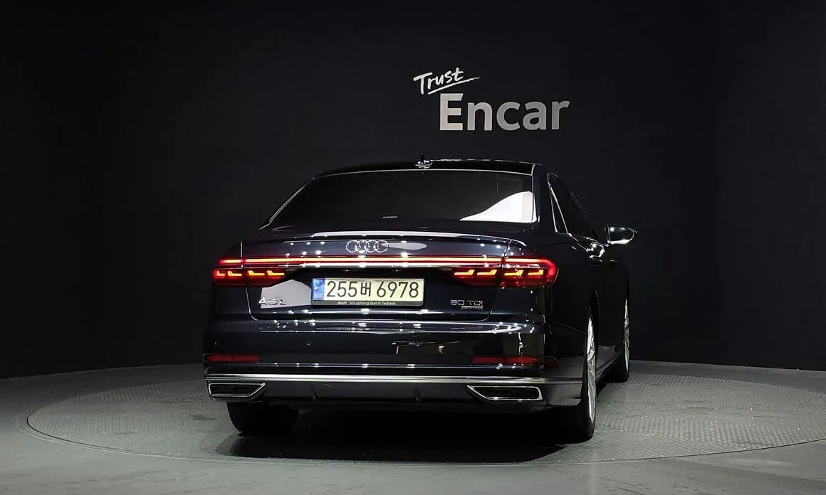 Audi A8 — фото 5