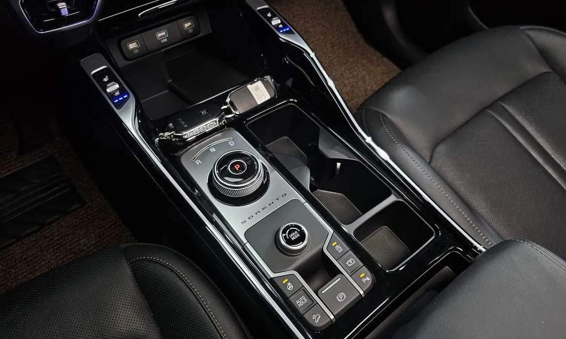 Kia Sorento — фото 9