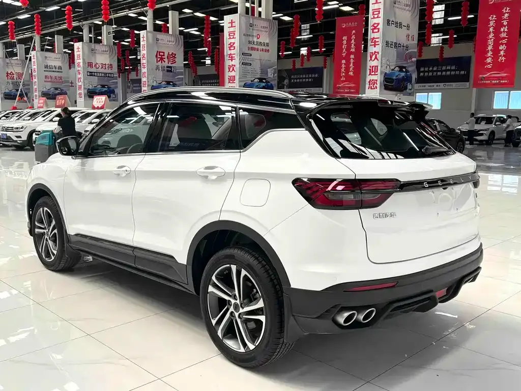 Geely Binyue — фото 10