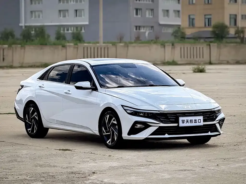 Hyundai Elantra — фото 8