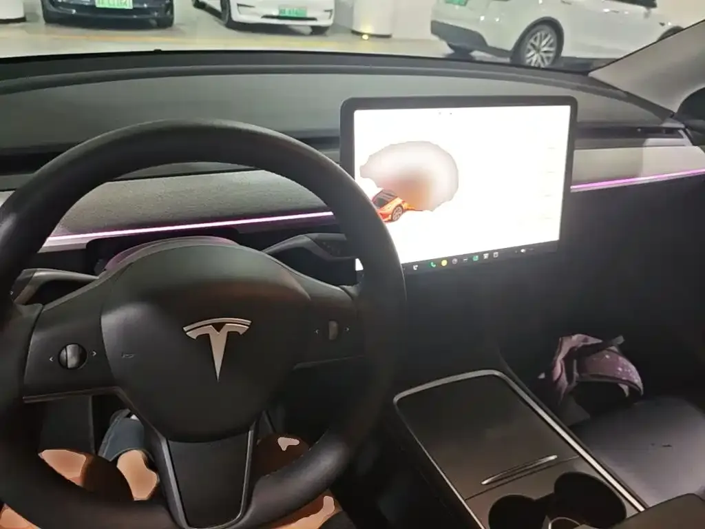 Tesla Model Y — фото 8