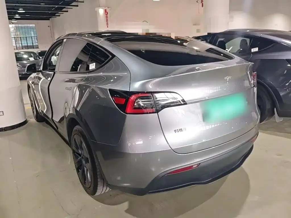 Tesla Model Y — фото 3