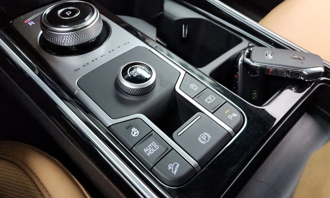 Kia Sorento — фото 6