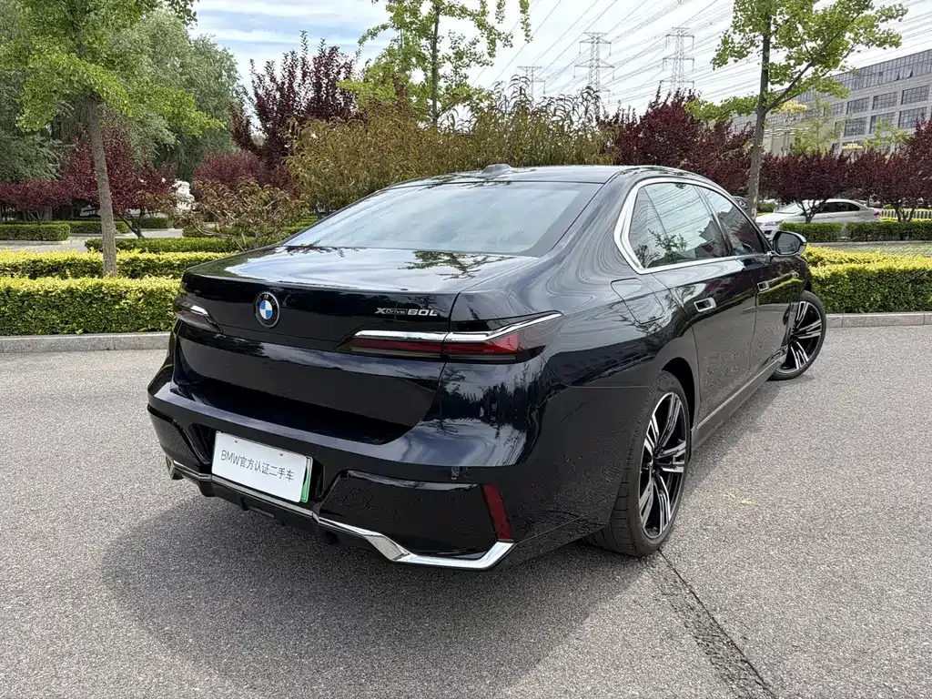 BMW i7 — фото 9