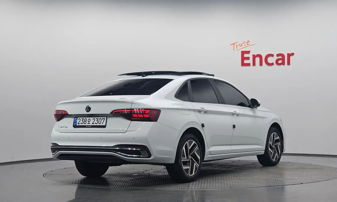 Volkswagen Jetta — фото 5