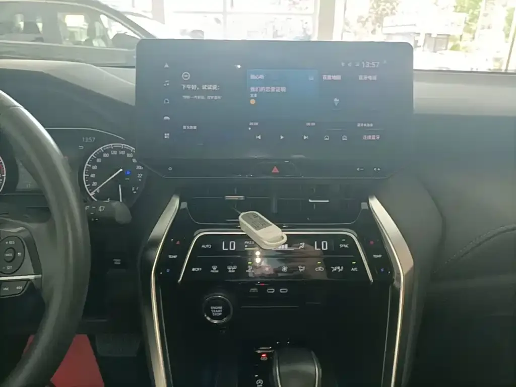 Toyota Harrier — фото 5