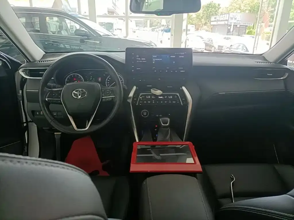 Toyota Harrier — фото 4