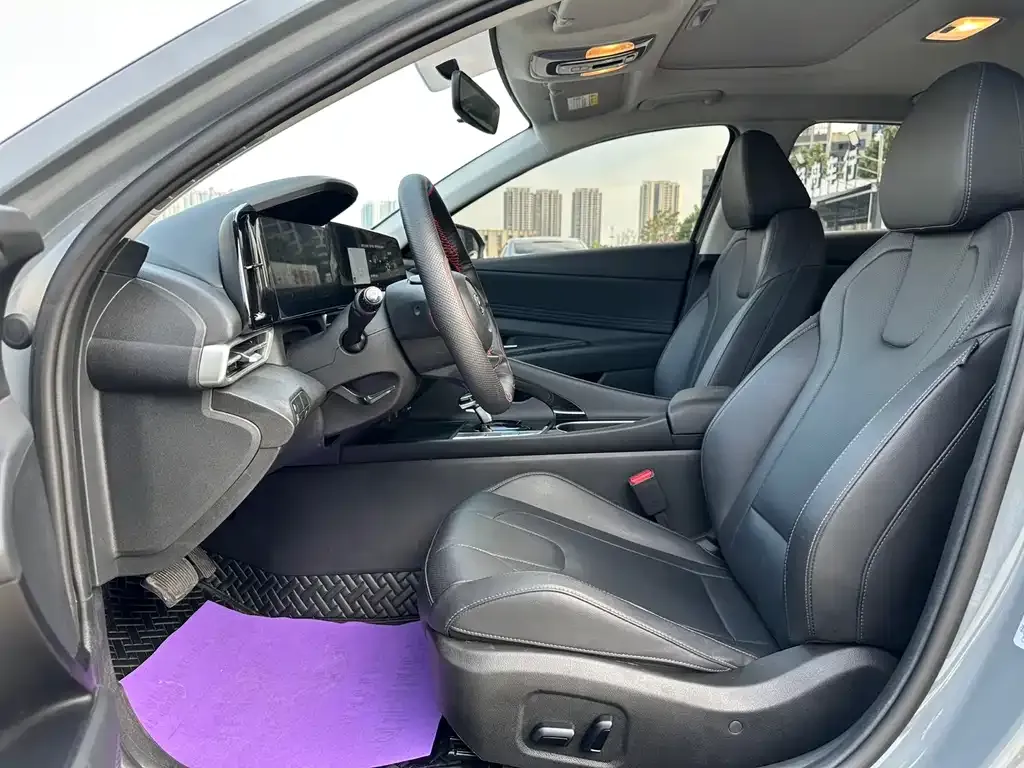 Hyundai Elantra — фото 5