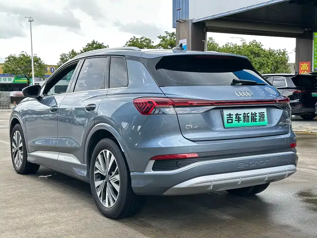 Audi Q4 e-tron — фото 9