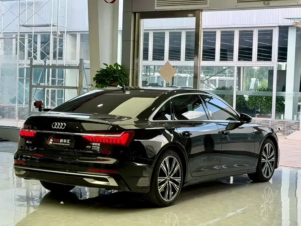 Audi A6L — фото 5