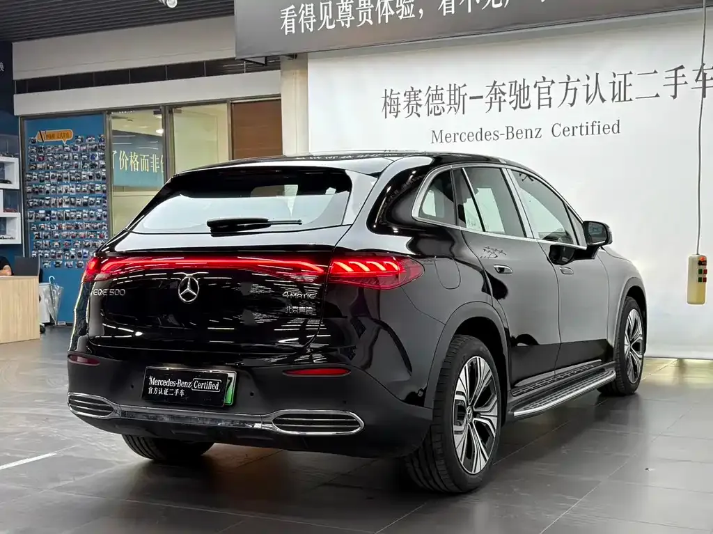 Mercedes-Benz EQE SUV — фото 10
