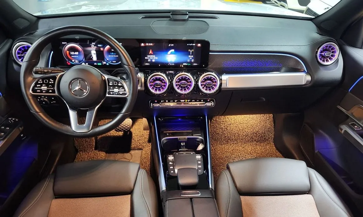 Mercedes-Benz EQB — фото 10