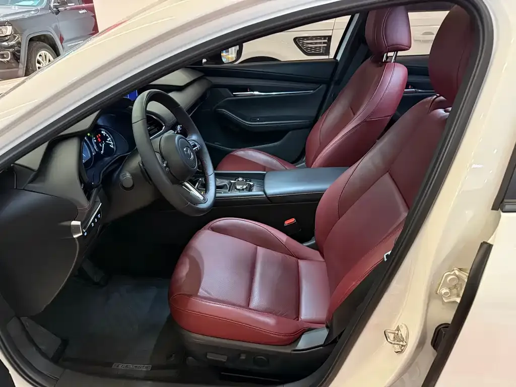 Mazda 3 Axela 2024 из CN, фото 7