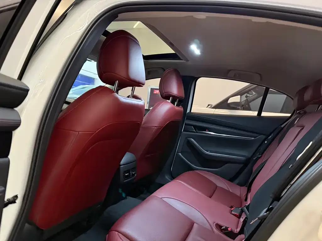Mazda 3 Axela 2024 из CN, фото 3