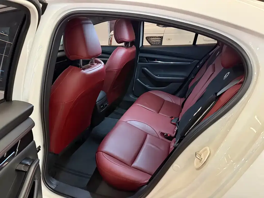 Mazda 3 Axela 2024 из CN, фото 4