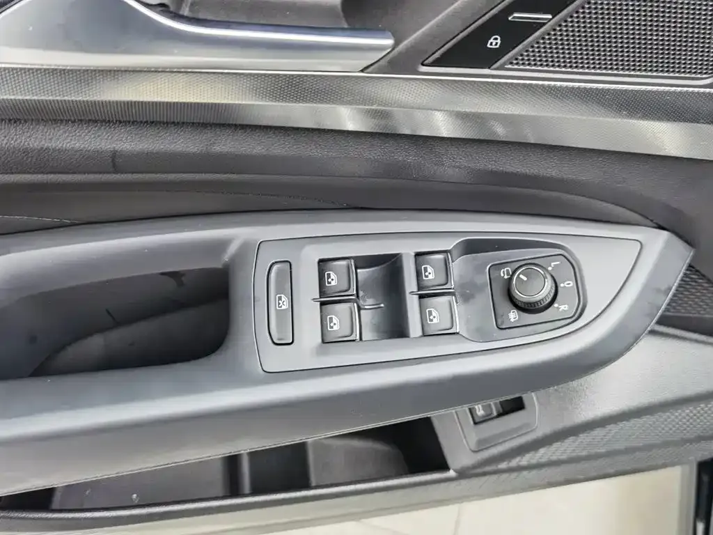 Volkswagen Passat — фото 7