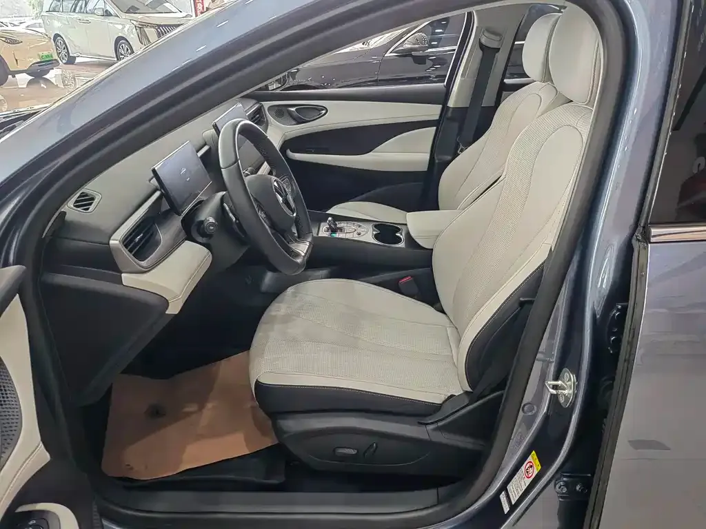 BYD Seal 05 DM-i — фото 10
