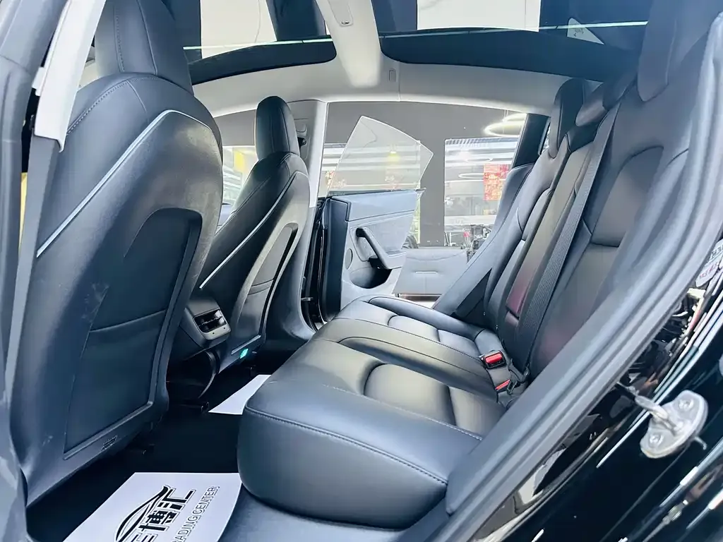 Tesla Model 3 — фото 2