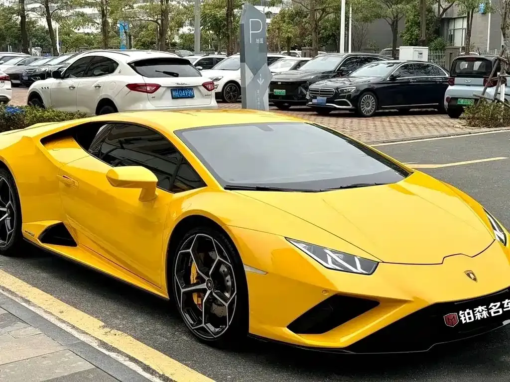 Lamborghini Huracan — фото 1