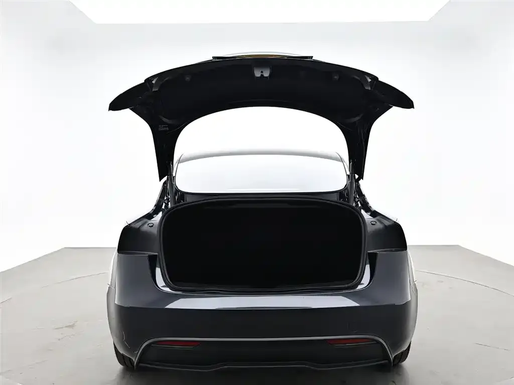 Tesla Model 3 — фото 5