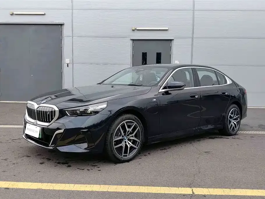 BMW i5 — фото 1