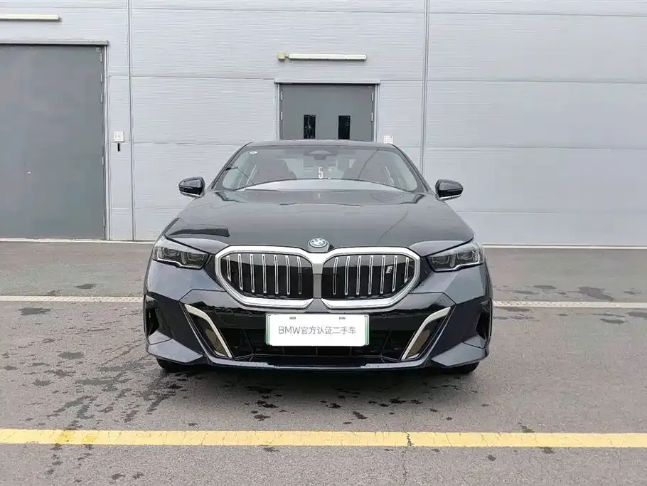 BMW i5 — фото 5