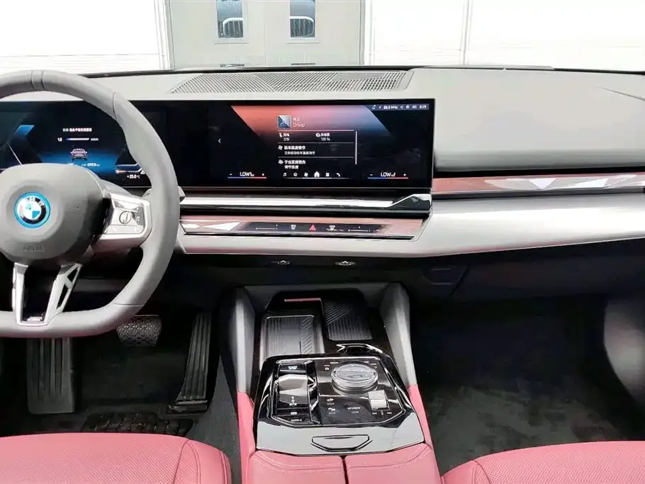 BMW i5 — фото 9