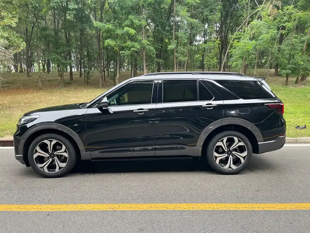 Ford Explorer — фото 10