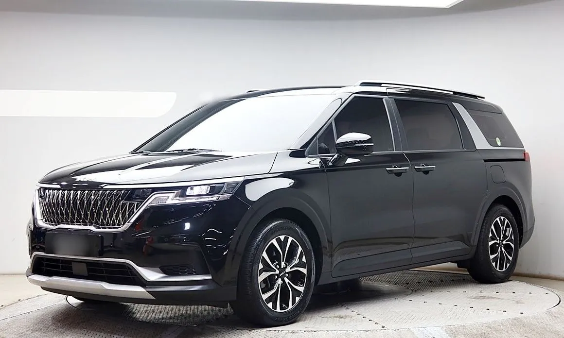 Kia Carnival — фото 1