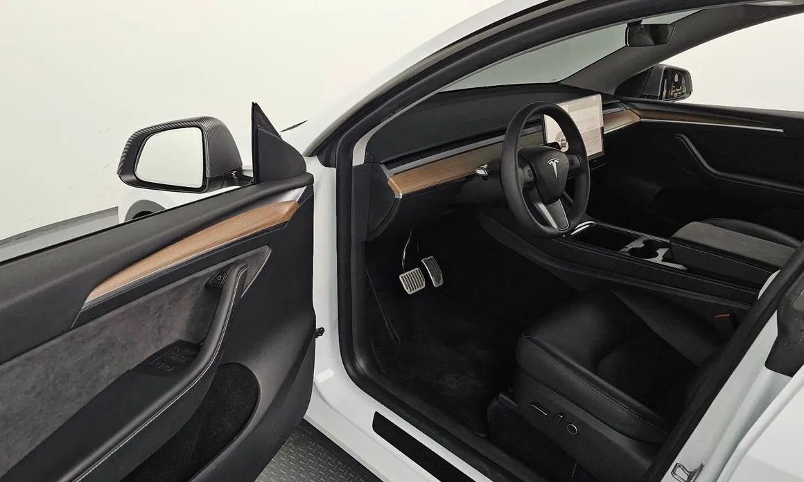 Tesla Model Y — фото 9
