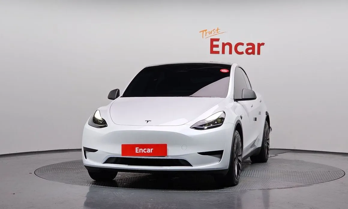 Tesla Model Y — фото 8