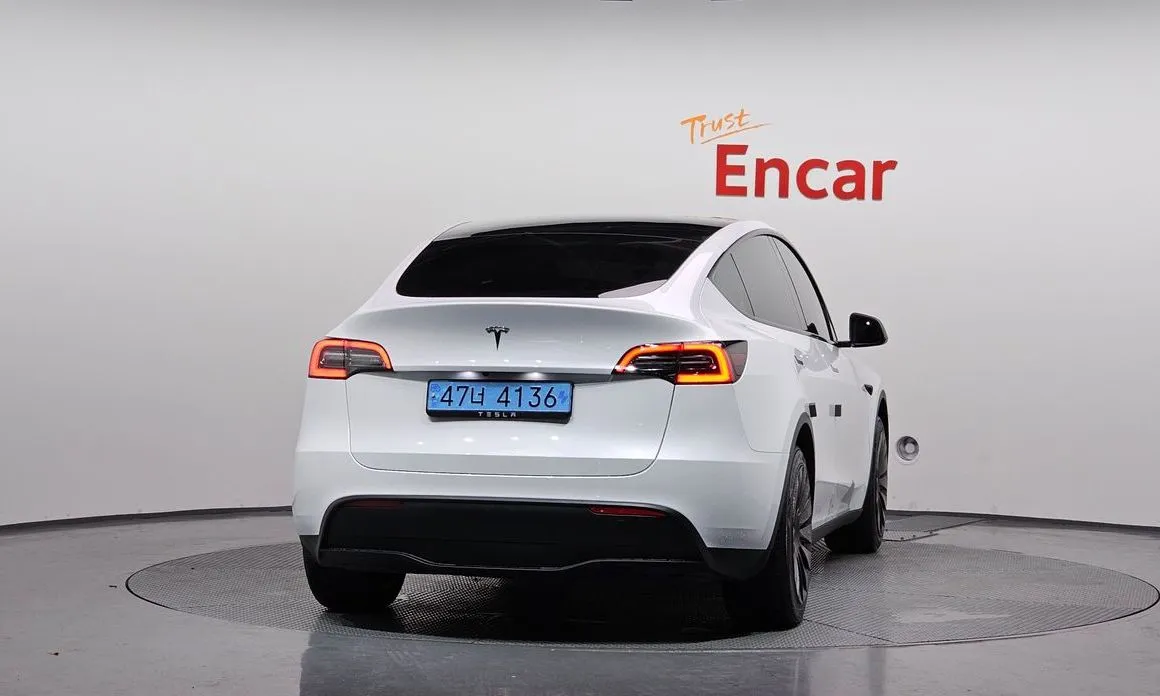 Tesla Model Y — фото 6