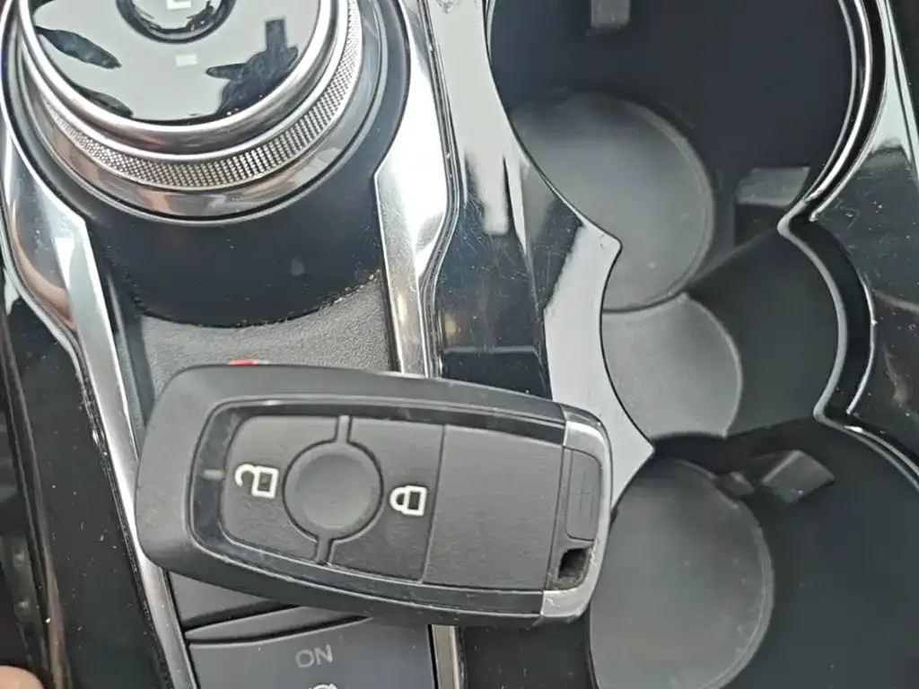 Ford Escape 2022 из CN, фото 4
