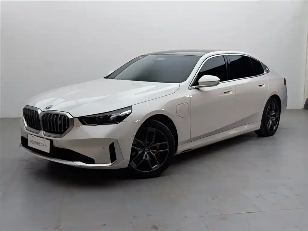 BMW i5 — фото 1