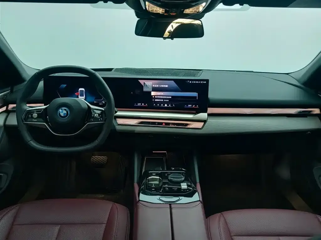 BMW i5 — фото 6