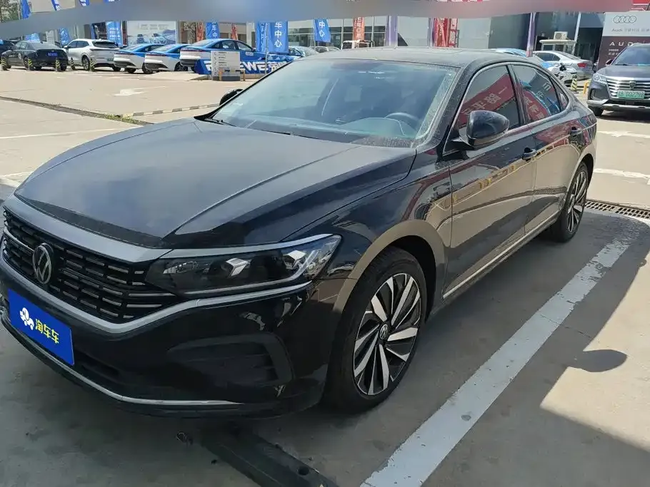 Volkswagen Passat — фото 1