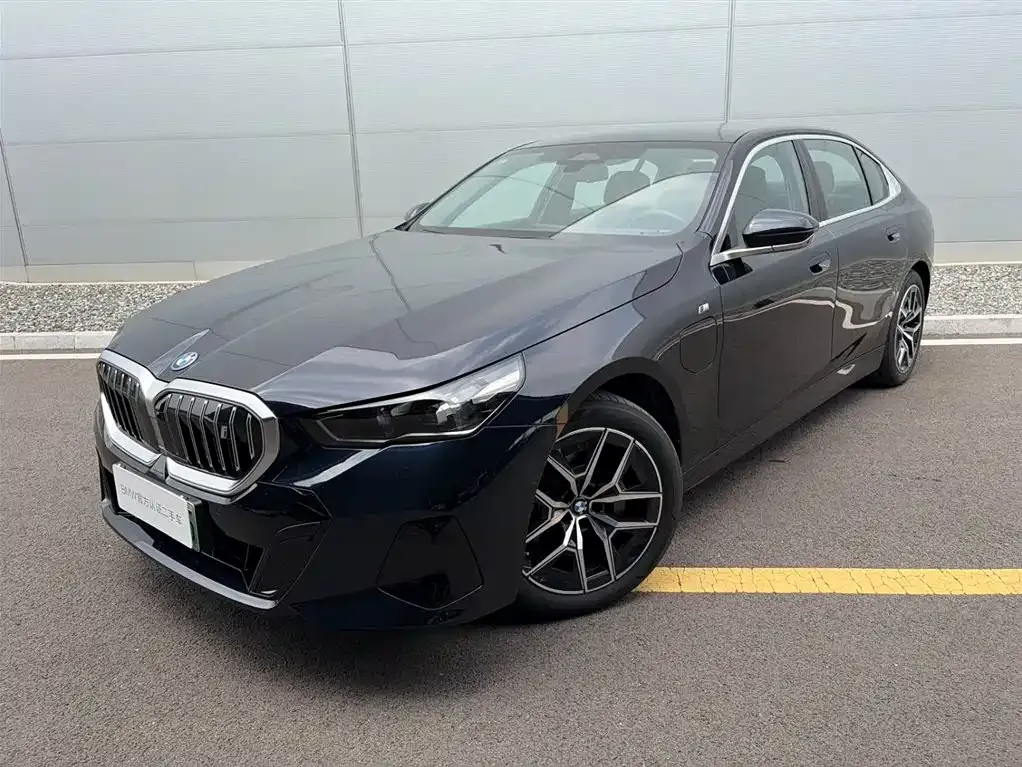BMW i5 — фото 1