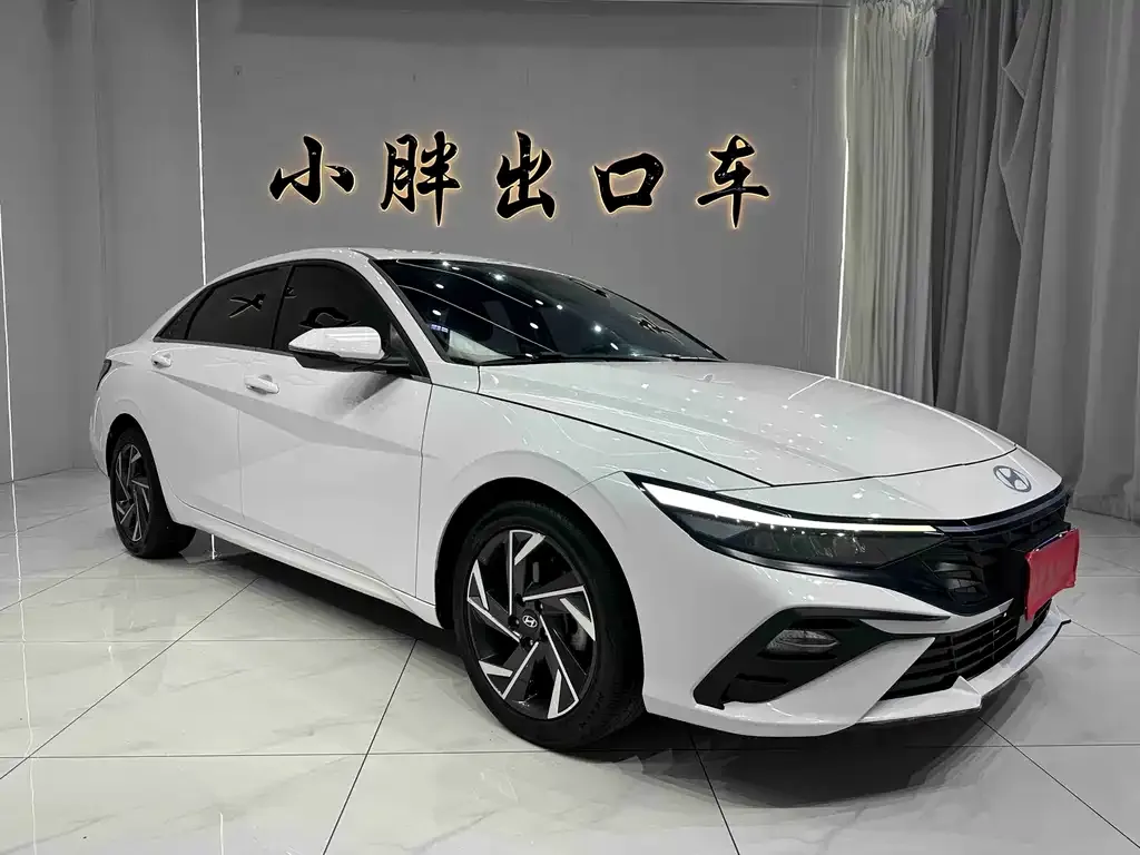 Hyundai Elantra — фото 3