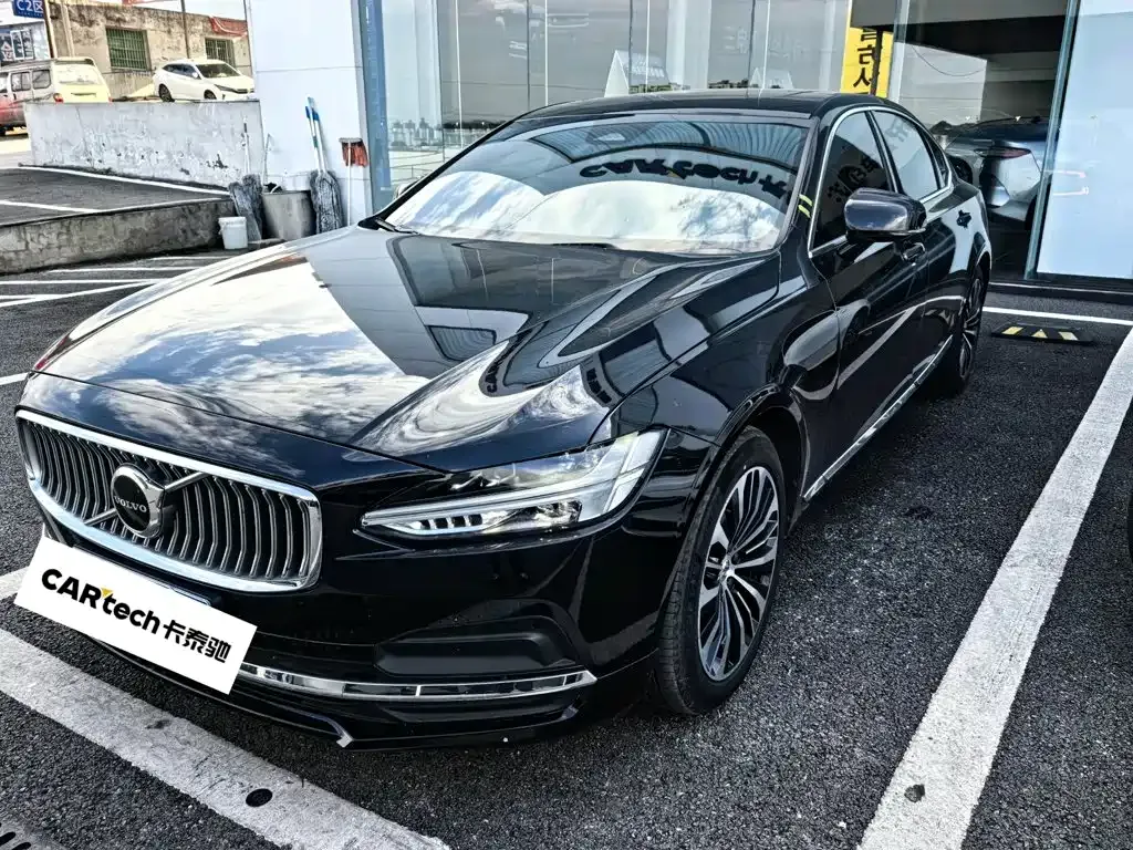 Volvo S90 — фото 1