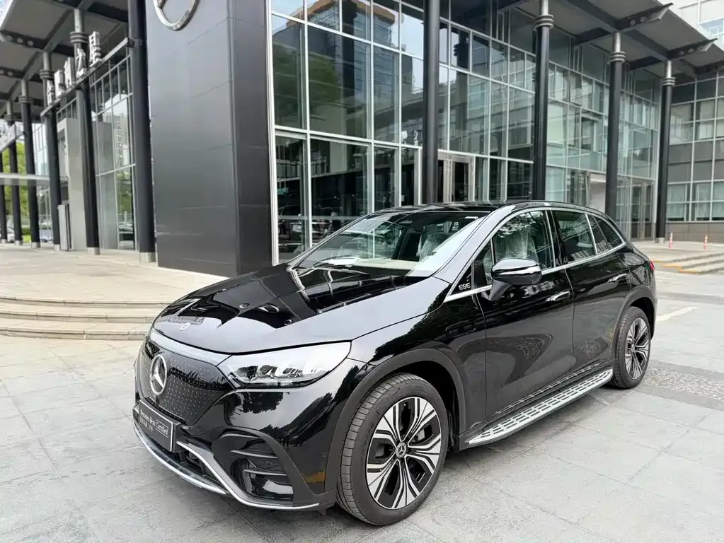 Mercedes-Benz EQE SUV — фото 1
