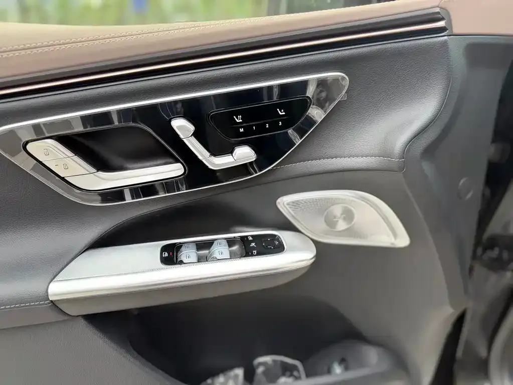 Mercedes-Benz EQE SUV — фото 2