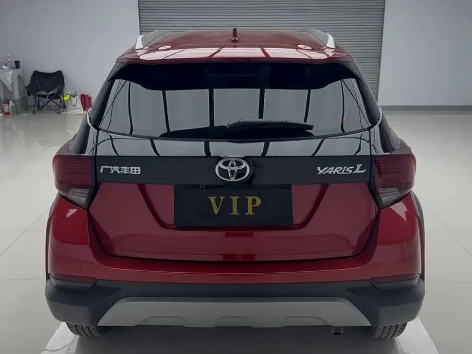 Toyota Yaris L — фото 4