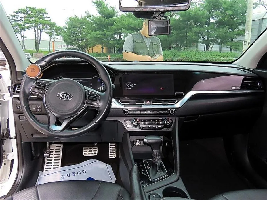 Kia Niro 2021 из KR, фото 2
